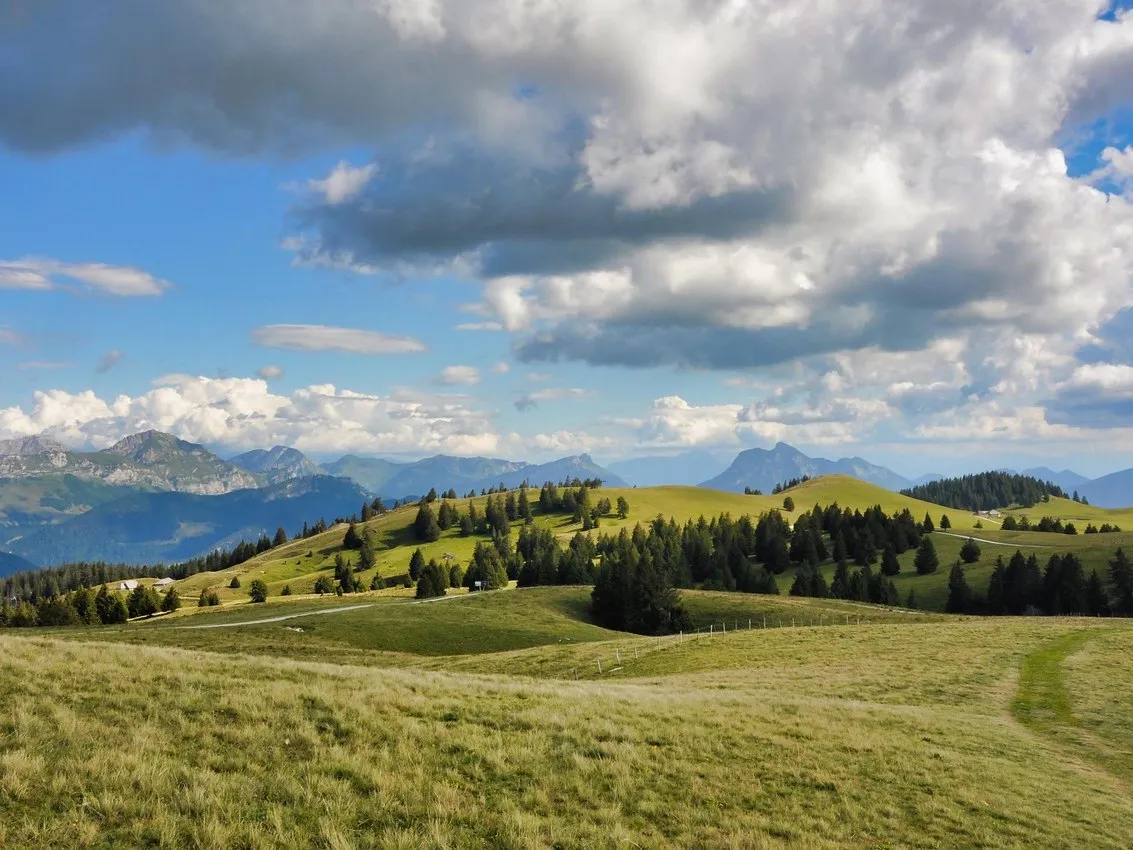 Prairies et sommets du massif des Bauges
