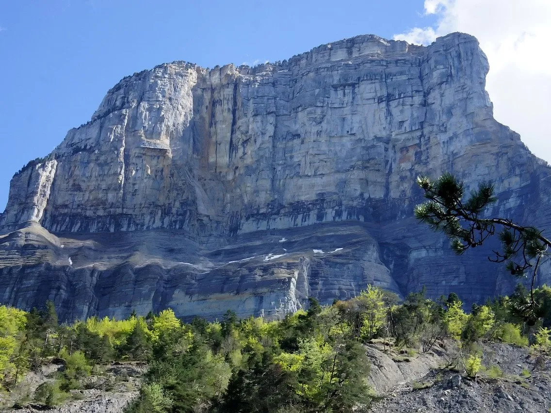 Le mont Granier, au-dessus du bassin chambérien